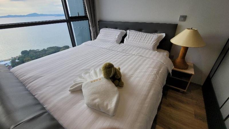 Andromeda Condo By Feng Pattaya Zimmer foto