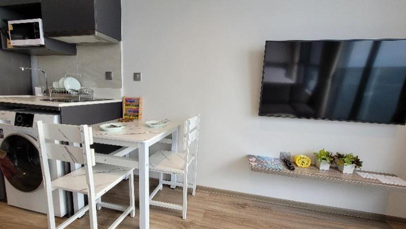 Andromeda Condo By Feng Pattaya Zimmer foto